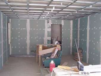 Материалы для отделки стен гаража