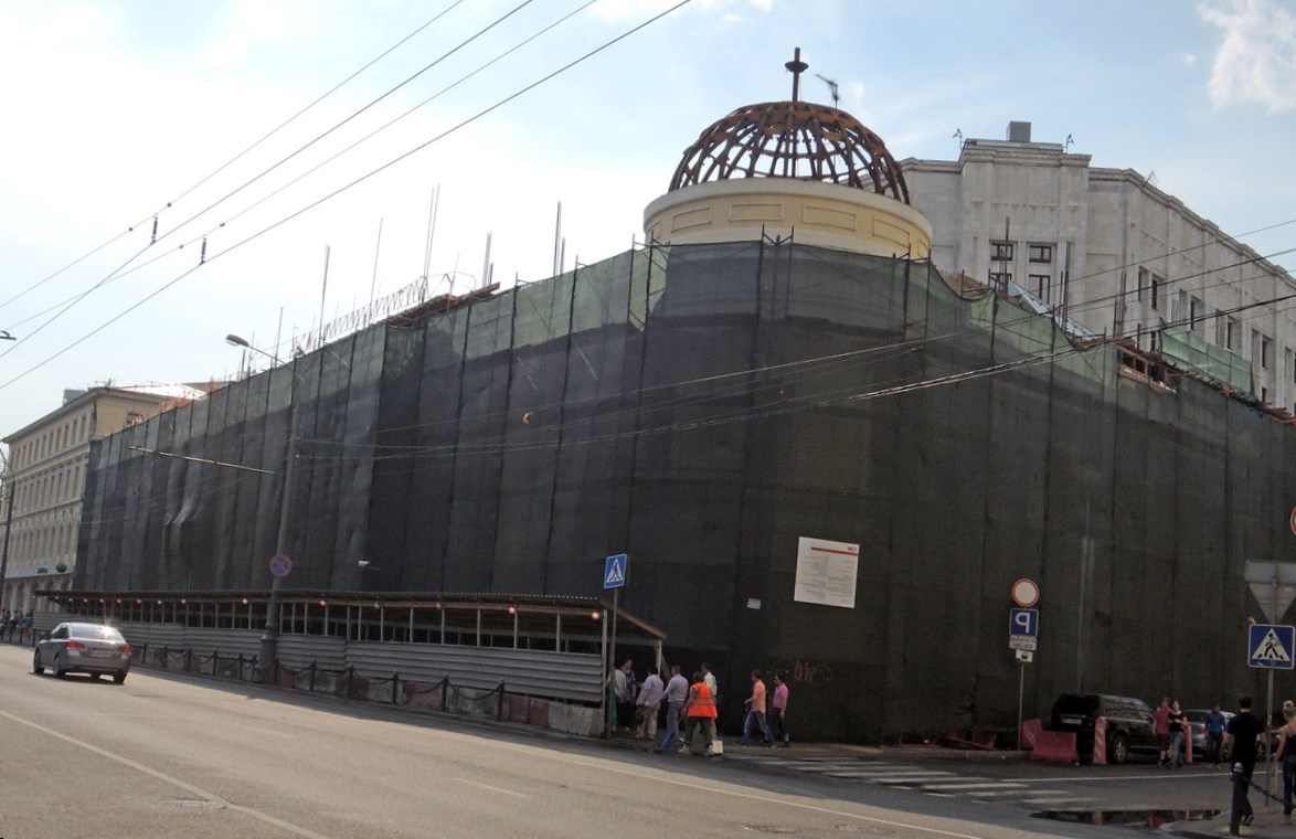 Дом Болконского теряет исторический вид