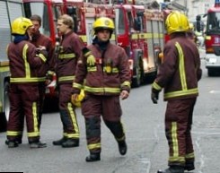 Падение самолета в Лондоне унесло жизни 2 человек