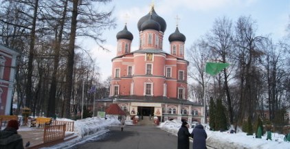 Монахи Донского монастыря Москвы просят снизить высоту будущего дома рядом с ним