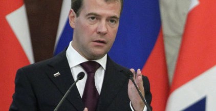 Строительство дорог должны строго контролировать правоохранители — Медведев