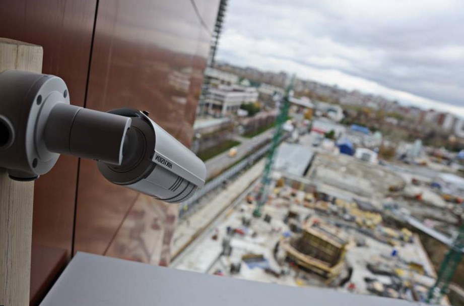 Министр обороны намерен установить веб-камеры на строительных площадках ведомства