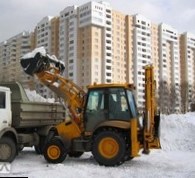 Убирать снег с улиц Москвы начали в 4 часа утра